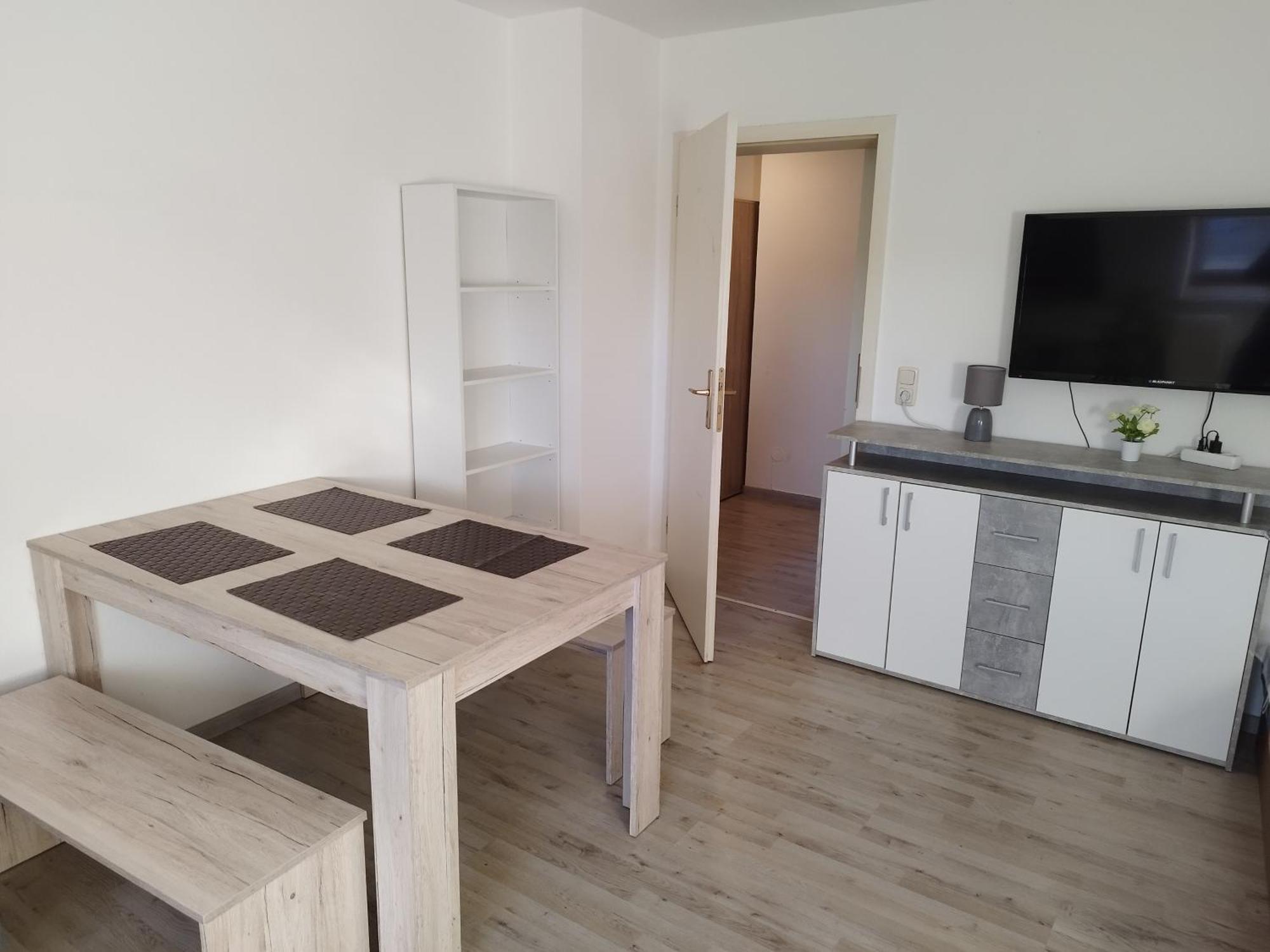 Flex Aparts - Grosse, Moeblierte Wohnung In Zwickau Mit 2 Zimmern Εξωτερικό φωτογραφία
