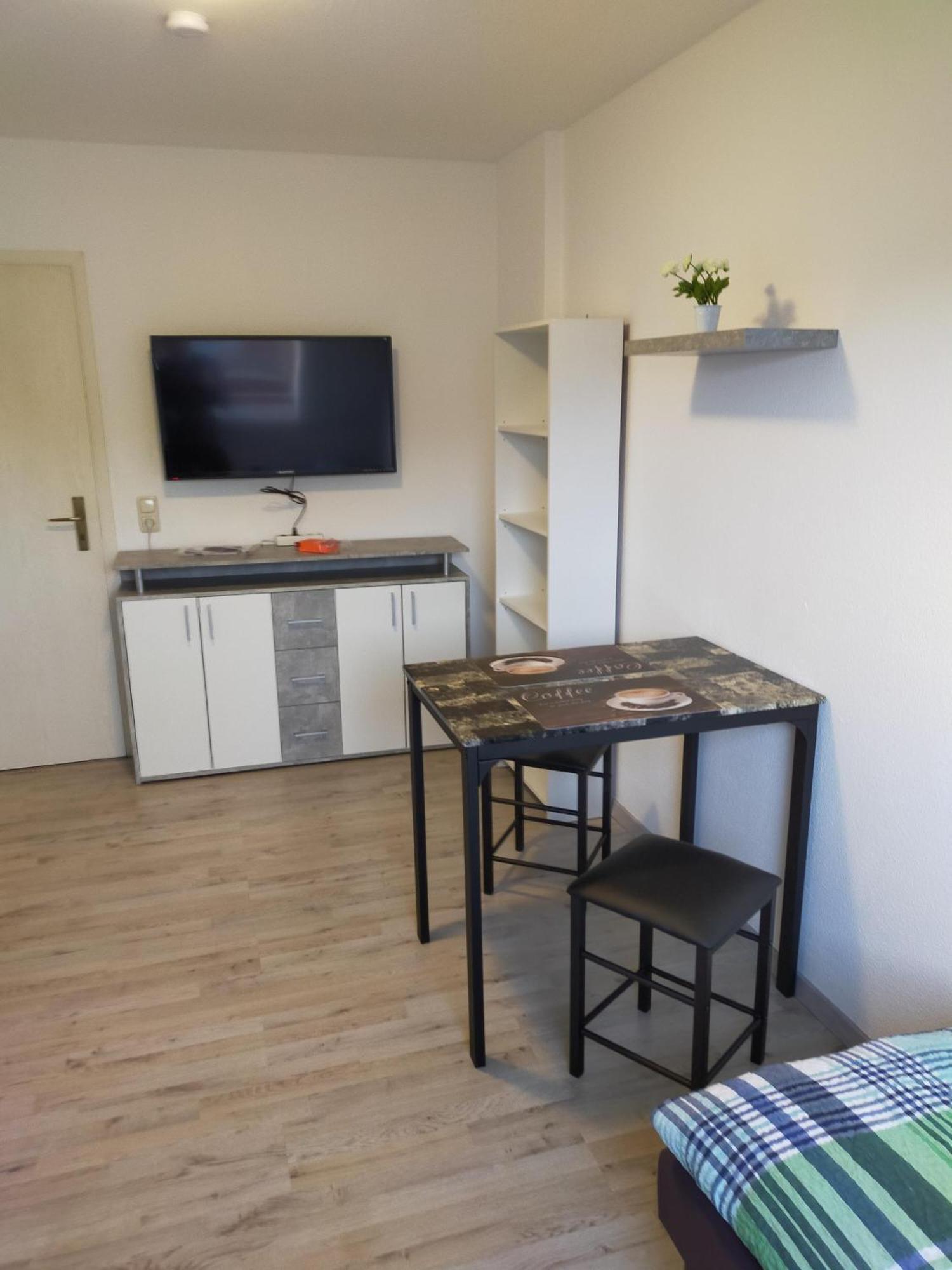 Flex Aparts - Grosse, Moeblierte Wohnung In Zwickau Mit 2 Zimmern Εξωτερικό φωτογραφία